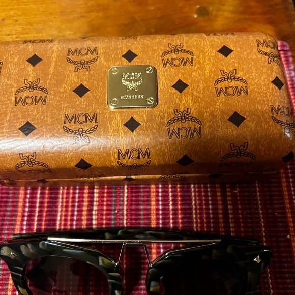 MCM sunglasses - Picture 4 of 9